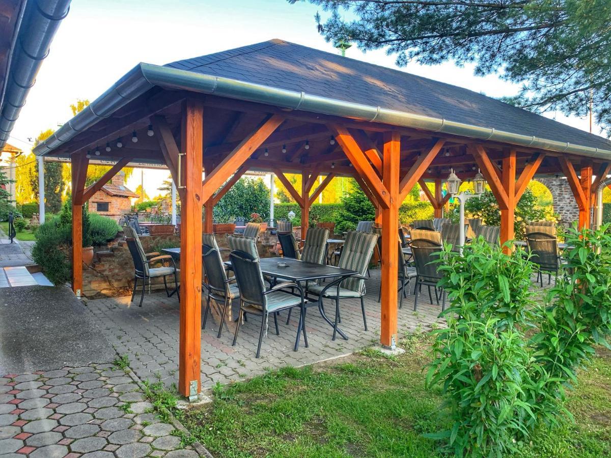 לנטי Hotel Zeta מראה חיצוני תמונה