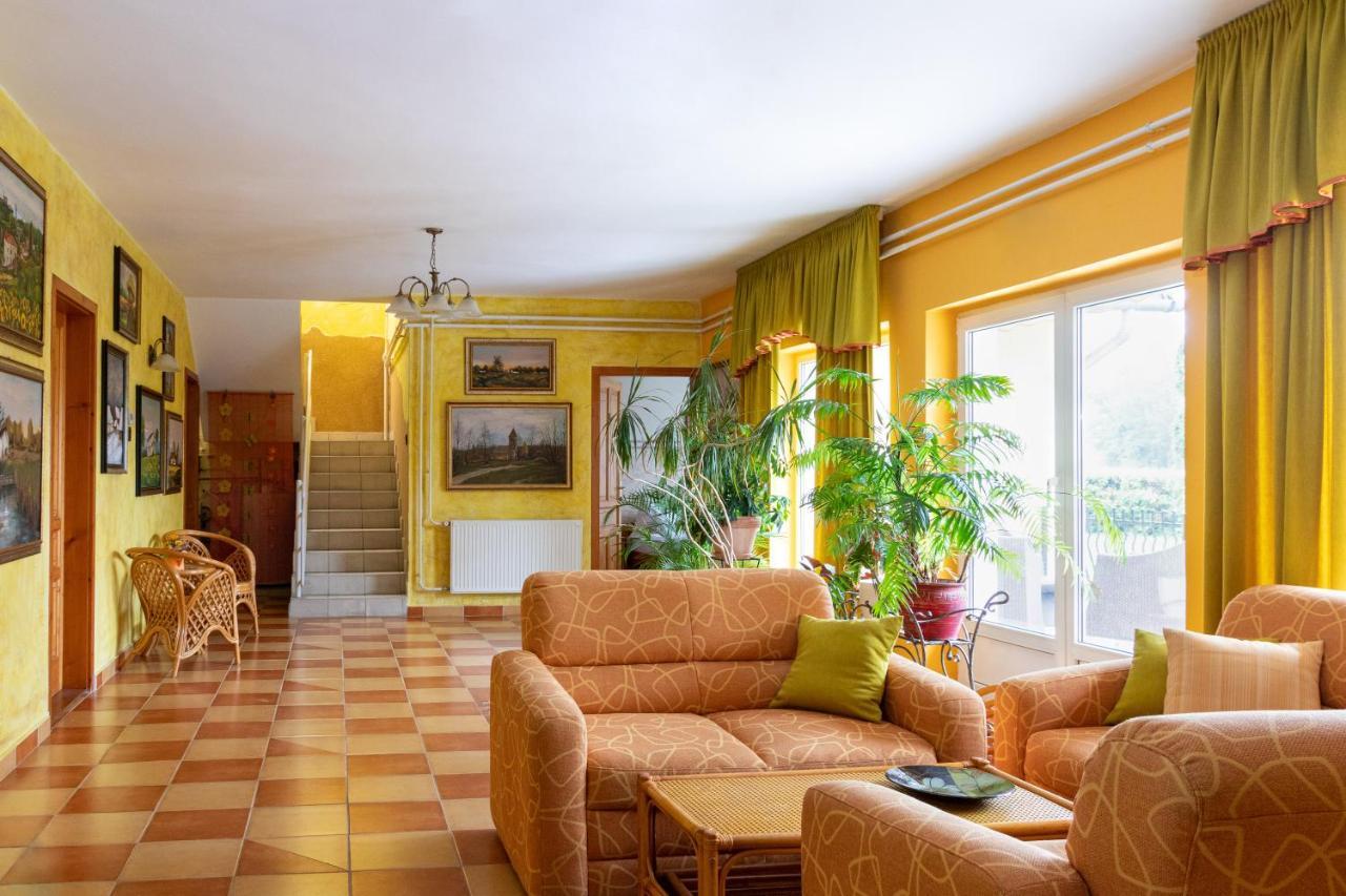 לנטי Hotel Zeta מראה חיצוני תמונה