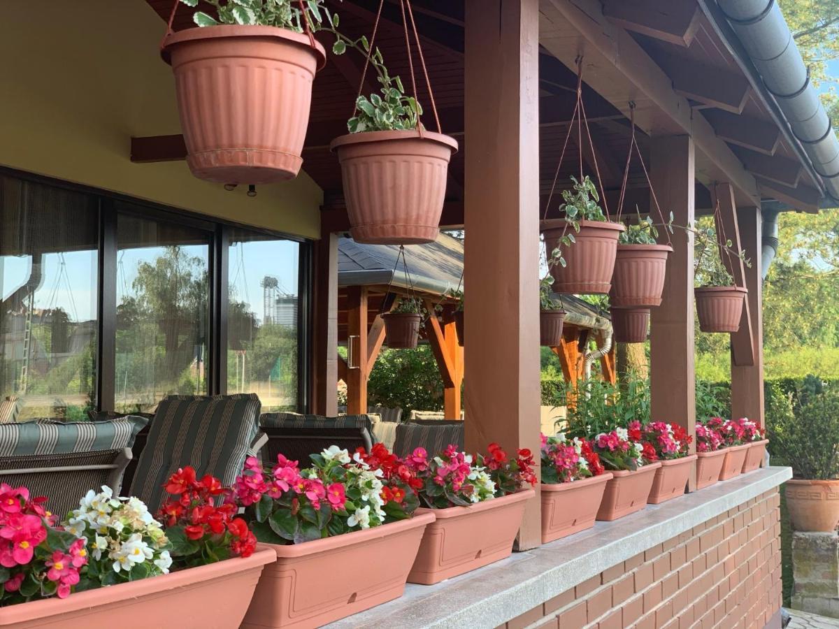 לנטי Hotel Zeta מראה חיצוני תמונה