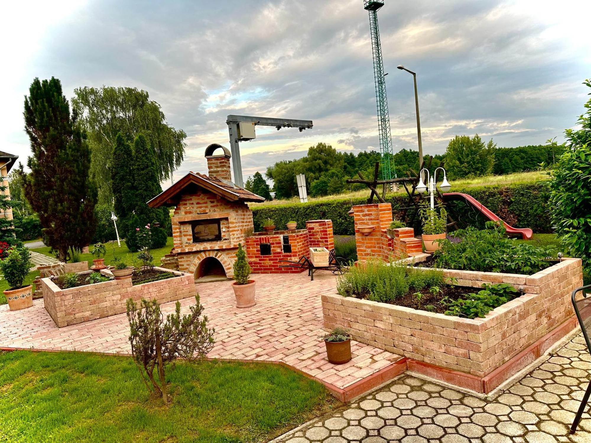 לנטי Hotel Zeta מראה חיצוני תמונה